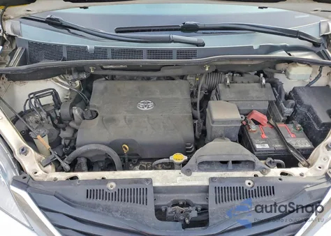 2013 Toyota Sienna Le z USA, uszkodzony, nr VIN 5TDKK3DC7DS287932